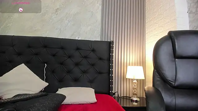 Snapshot of alicy__torres chatting on 11.21.25 alicy torres online show from 11.21.25