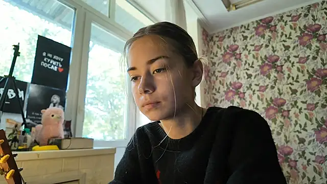 Witching Moon online show from 09.11.25