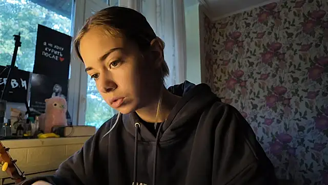 Witching Moon online show from 09.12.25