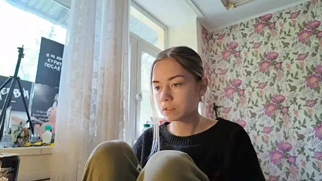 Witching Moon online show from 09.18.25