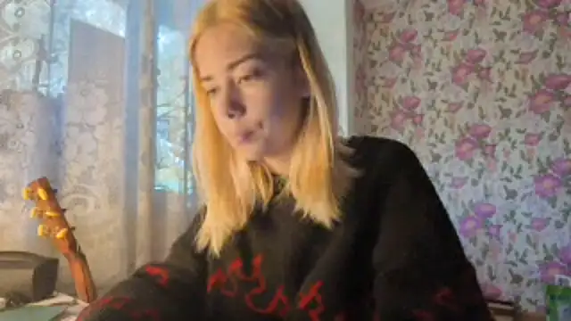 Witching Moon online show from 09.25.25