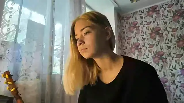 Witching Moon online show from 09.26.25