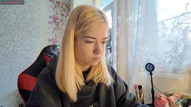 Witching Moon online show from 10.11.25