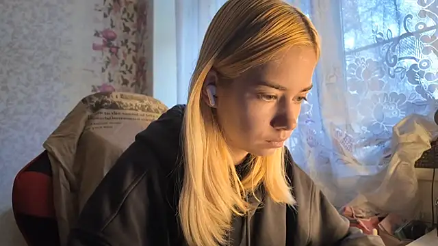 Witching Moon online show from 10.20.25