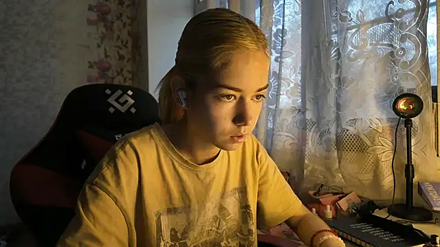 Witching Moon online show from 10.31.25