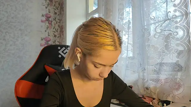 Witching Moon online show from 11.05.25