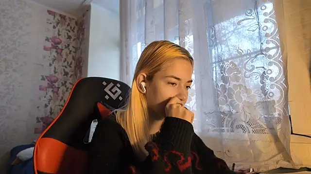 Witching Moon online show from 11.17.25