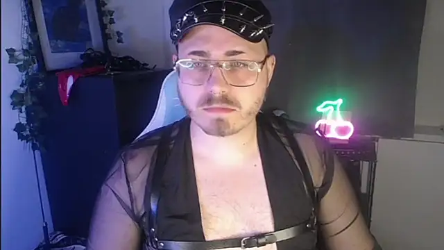 Snapshot of FabianKinky chatting on 09.24.25 FabianKinky online show from 09.24.25