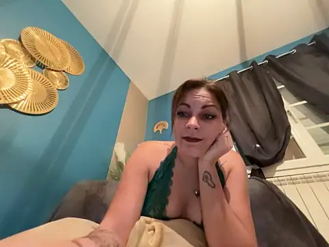 minettedusud online show from 11.17.25