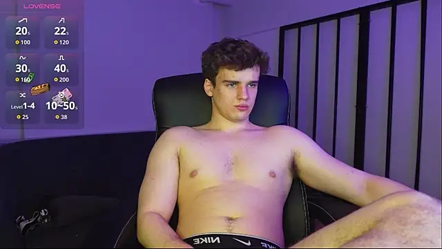 Snapshot of Ricky_Becko chatting on 12.04.25 Ricky Becko online show from 12.04.25