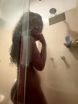 EmilyKisx online show from 12.17.25