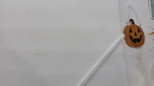 Snapshot of Lizbeth_Rouse chatting on 11.01.25 Lizbeth Rouse online show from 11.01.25