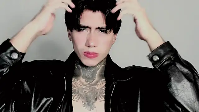 Snapshot of Alex_bdsmz chatting on 11.01.25 Alex bdsmz online show from 11.01.25