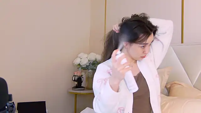 MiaMarlow online show from 11.16.25