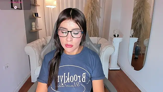 Snapshot of Natalia_Leon8 chatting on 04.09.26 Natalia Leon8 online show from 04.09.26