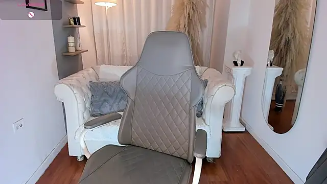 Snapshot of Natalia_Leon8 chatting on 04.09.26 Natalia Leon8 online show from 04.09.26