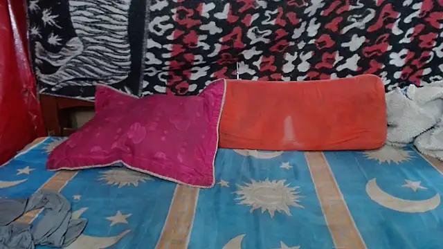 Snapshot of Dirty_sandy888 chatting on 10.25.25 Dirty sandy888 online show from 10.25.25