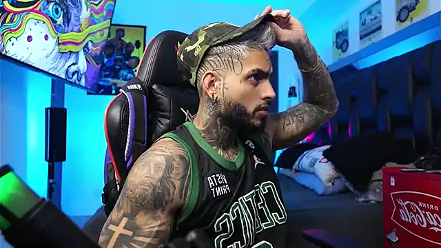 logan hugh8 online show from 02.14.26