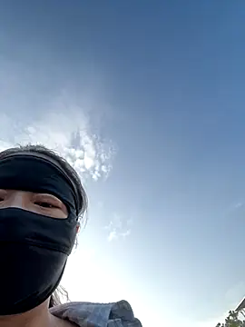 Snapshot of coco-o chatting on 09.28.25 coco-o online show from 09.28.25