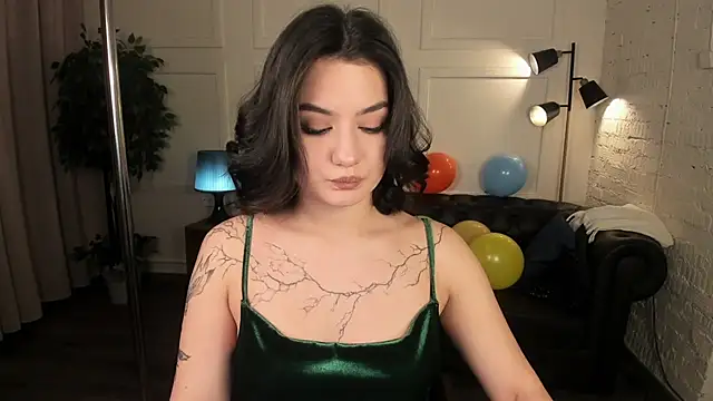 Dark Moni online show from 10.15.25