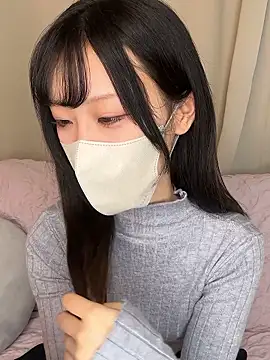 Snapshot of emiiiii1001 chatting on 12.18.25 emiiiii1001 online show from 12.18.25