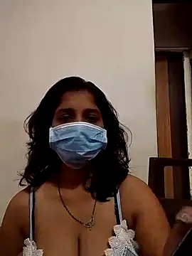 Love Foreverr12 online show from 10.27.25