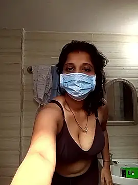 Love Foreverr12 online show from 11.17.25