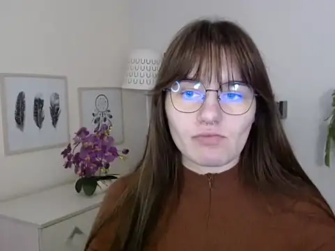 Snapshot of Julie_Diamond chatting on 12.01.25 Julie Diamond online show from 12.01.25