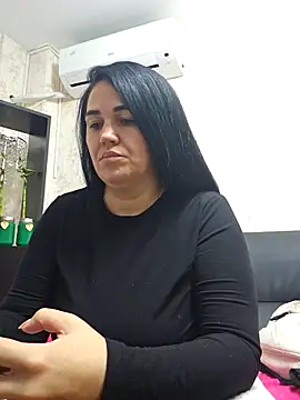 VickyDivinee online show from 09.18.25