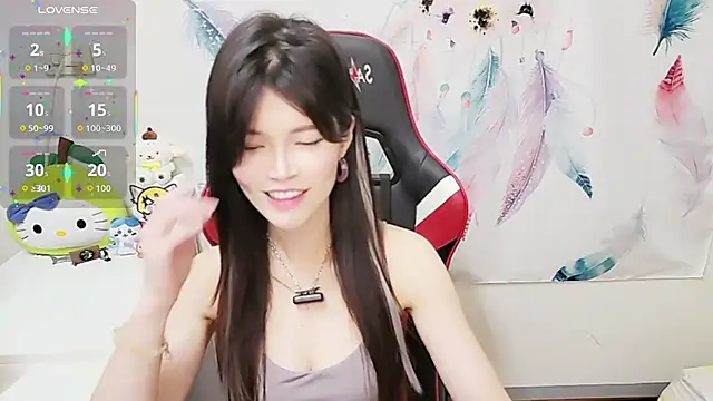 Snapshot of Alina10932 chatting on 11.11.25 Alina10932 online show from 11.11.25