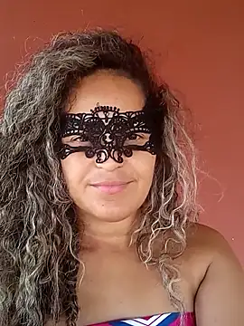 RaphinhaSanches online show from 10.14.25