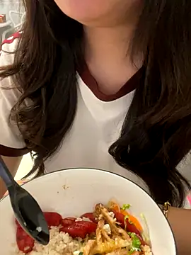 Snapshot of Knorr_Vietnams chatting on 10.07.25 Knorr Vietnams online show from 10.07.25