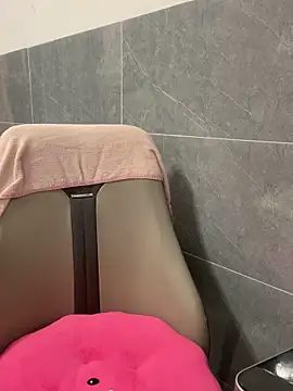 Snapshot of Knorr_Vietnams chatting on 10.24.25 Knorr Vietnams online show from 10.24.25