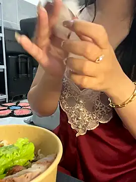 Snapshot of Knorr_Vietnams chatting on 11.20.25 Knorr Vietnams online show from 11.20.25