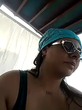 Snapshot of Luciana_r chatting on 11.09.25 Luciana r online show from 11.09.25