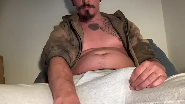 Snapshot of sunZfun chatting on 11.15.25 sunZfun online show from 11.15.25