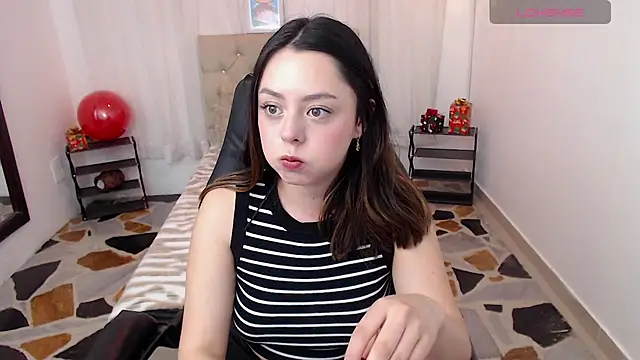 LiaGlow online show from 12.15.25