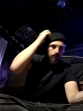 Snapshot of Macrhizz chatting on 10.13.25 Macrhizz online show from 10.13.25