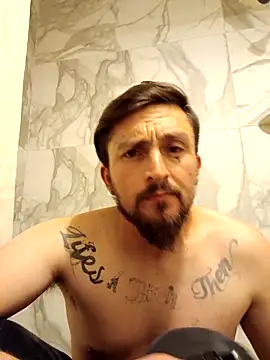 Snapshot of Macrhizz chatting on 11.15.25 Macrhizz online show from 11.15.25