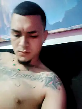 Snapshot of gaeldavid chatting on 09.24.25 gaeldavid online show from 09.24.25