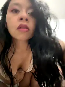 Lincy and hanna online show from 10.27.25