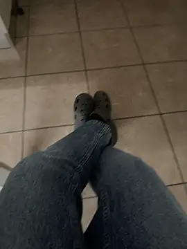 Snapshot of maialexte chatting on 12.13.25 maialexte online show from 12.13.25