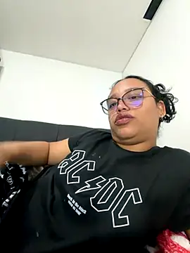 Snapshot of angels_evil chatting on 11.27.25 angels evil online show from 11.27.25