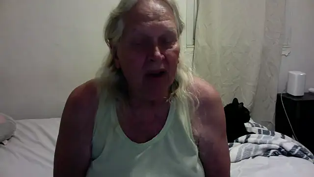OldLadySara online show from 10.20.25