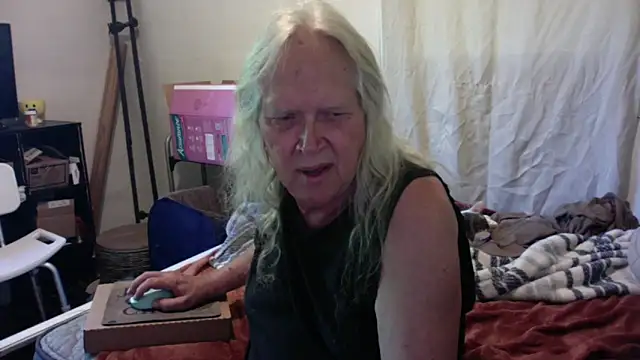 OldLadySara online show from 06.13.26