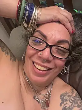 Snapshot of dieseldame1313 chatting on 02.11.25 dieseldame1313 online show from 02.11.25