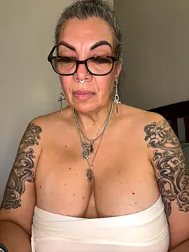 Snapshot of dieseldame1313 chatting on 11.07.25 dieseldame1313 online show from 11.07.25