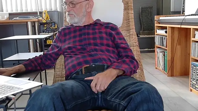 ewaldwillems99 online show from 10.15.25