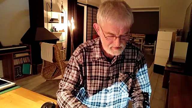 ewaldwillems99 online show from 11.24.25