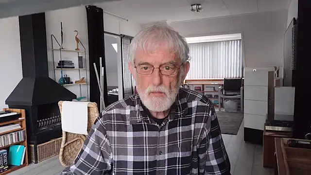 Snapshot of ewaldwillems99 chatting on 04.02.26 ewaldwillems99 online show from 04.02.26